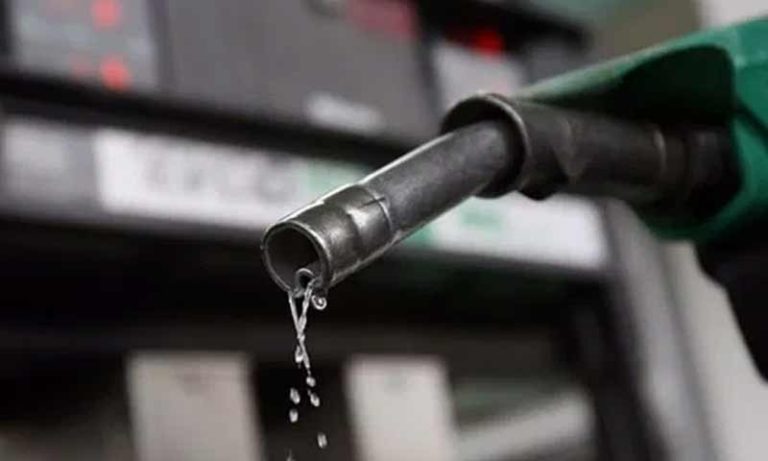 مہنگائی کی ستائی عوام پر پیٹرول بم گرنے کا امکان