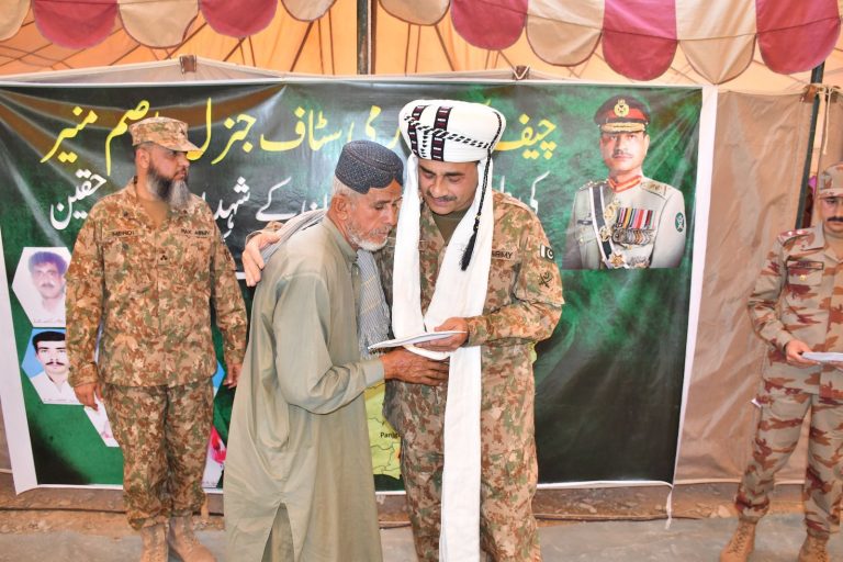 آرمی چیف جنرل عاصم منیر کا بلوچستان کے ضلع آواران، کا دورہ، قبائلی مشران سے ملاقات
