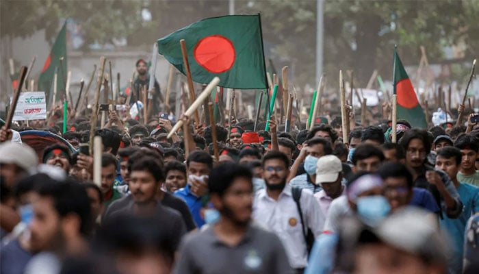 فوجی جنتا کی حکومت قبول نہیں، بنگلا دیشی طلبہ ڈٹ گئے