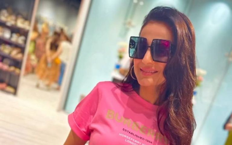 امیشا پٹیل کی ایک تصویر نے انٹرنیٹ پر ہلچل مچا دی