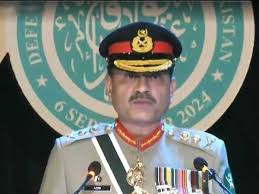 وفاقی حکومت نے آرمی چیف جنرل عاصم منیر کو فیلڈ مارشل کے عہدے پر ترقی دینے کی منظوری دے دی۔