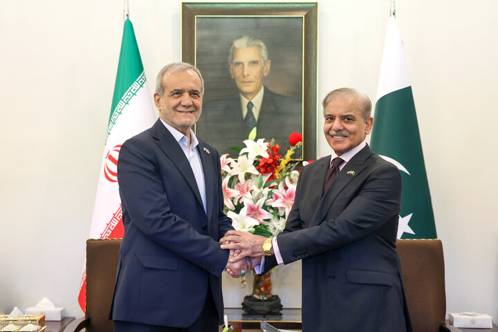 پاکستان ایران کے جوہری پروگرام  کے حق کے لیے ساتھ کھڑا ہے، شہباز شریف