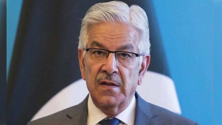 بیوروکریسی کا 78 سال میں احتساب نہیں ہوا، ان کے پاس کتنے پلاٹ ہیں؟ وزیردفاع خواجہ آصف
