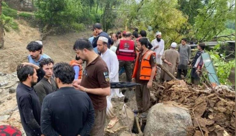 خیبرپختونخوا،جی بی،اےجےکےمیں تباہ کن بارشیں،سیلاب،250 سےزائد افراد جاں بحق