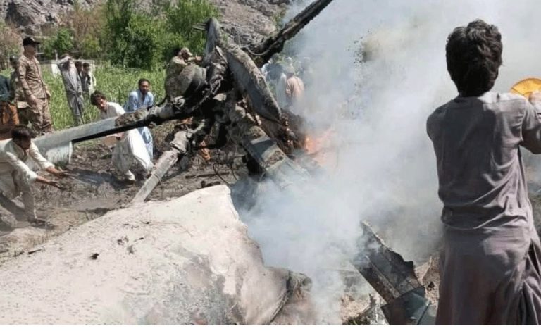 چلاس میں پاک فوج کا ایم آئی-17 ہیلی کاپٹرہُڈور گاؤں کے قریب گر کر تباہ