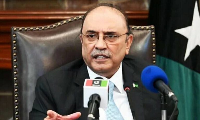جیل مردوں کی طرح کاٹو، عورتوں کی طرح کیوں رو رہے ہو: صدر آصف زرداری کا کپتان کو مشورہ