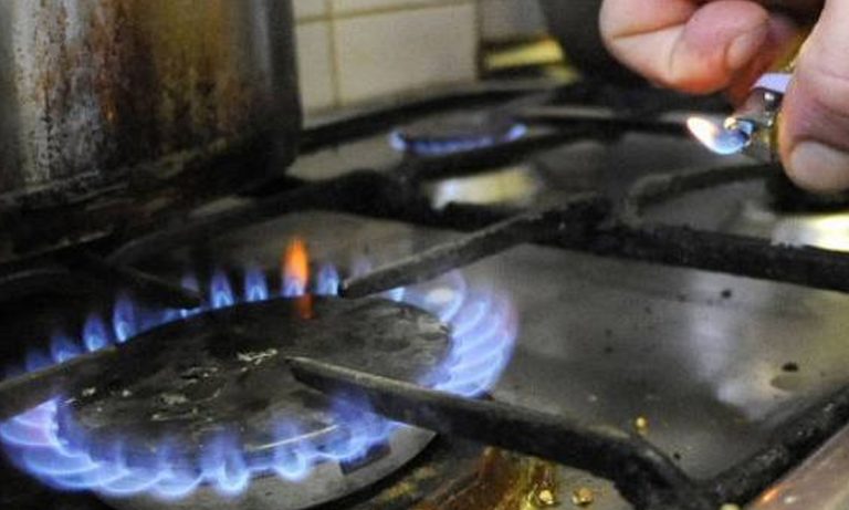 حکومت کا گیس کی قیمتیں برقرار رکھنے کا فیصلہ، صارفین کو ریلیف نہ دینے کا اعلان