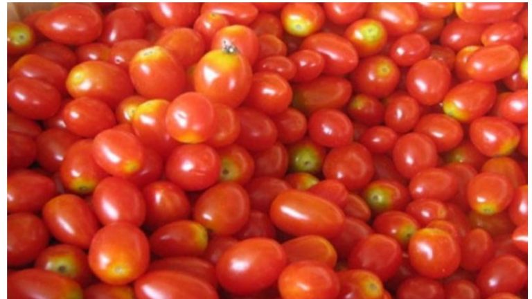 ٹماٹر کی قیمتوں کو پر لگ گئ, 24 گھنٹے میں 200 روپے فی کلو اضافہ، شہری پریشان
