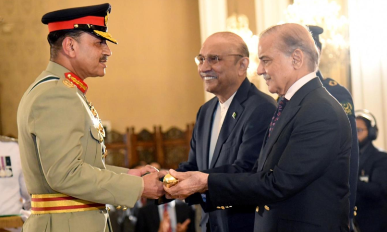 صدرِ مملکت نے چیف آف ڈیفنس فورسز کی تعیناتی اور ایئر چیف کی سروس میں توسیع کی منظوری دے دی