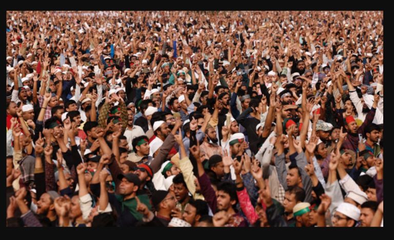 بنگلادیش:طالب علم رہنما عثمان ہادی کی نماز جنازہ، محمد یونس سمیت ہزاروں افراد کی شرکت