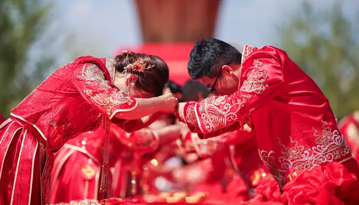 چین کے گاؤں میں غیرصوبائی شادی، بغیر نکاح رہائش اور حمل پر جرمانے نافذ