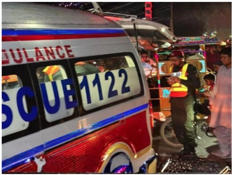 سرگودھا میں شدید دھند کے باعث،ٹرک کھائی میں گر گئی،14 افراد جاں بحق،متعدد زخمی