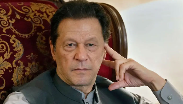 اڈیالہ جیل میں ڈاکٹروں کی ٹیم نے عمران خان کی متاثرہ آنکھ کا معائنہ کیا