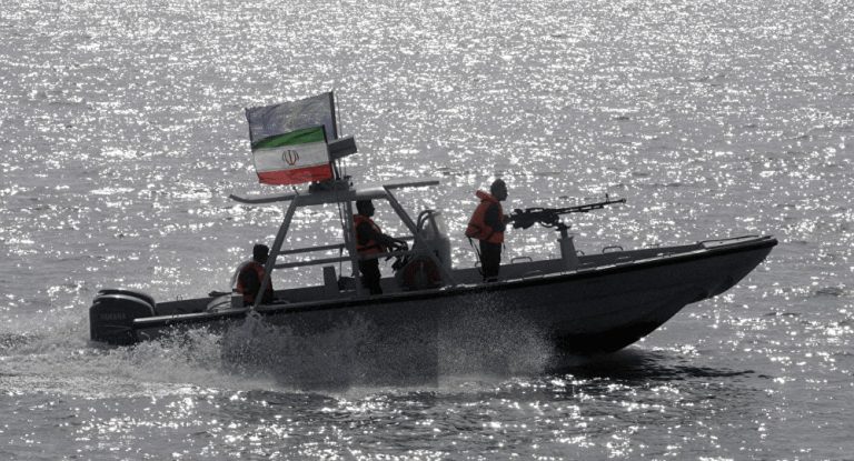 ایران نے آبنائے ہرمز میں کمرشل جہازوں پر میزائل حملے کئے، امریکی نیوز ویب سائٹ کا دعویٰ