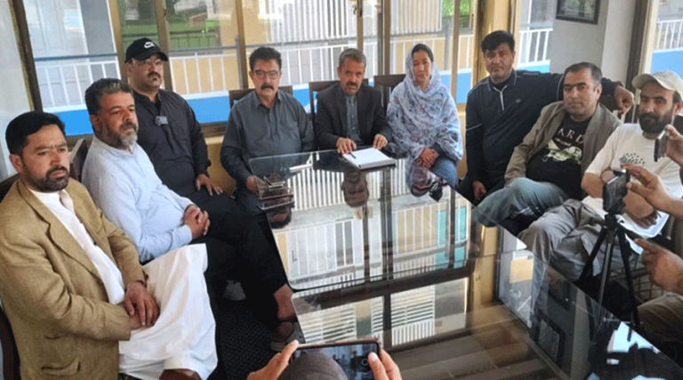 گلگت بلتستان انتخابات،ہنزہ میں سیاسی ہلچل،پاکستان مسلم لیگ ن کابینہ کے اجتماعی استعفے