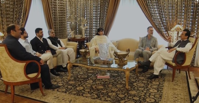 لاہور میں امریکی قونصل جنرل اور چیئرمین سینیٹ کی ملاقات، دوطرفہ تعلقات اور علاقائی صورتحال پر گفتگو