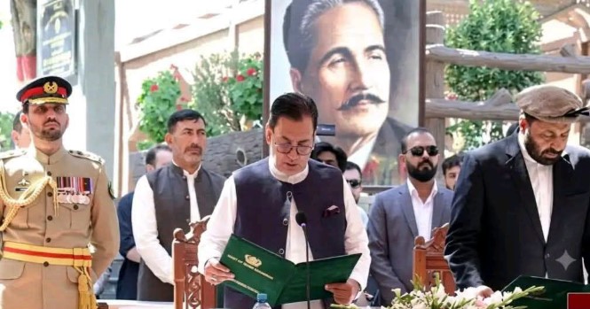 نو منتخب وزیر اعلیٰ گلگت بلتستان امجد حسین ایڈووکیٹ نے حلف اٹھا لیا